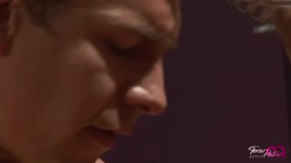 泰拉·帕特里克狂骑两根长屌三人行猛干