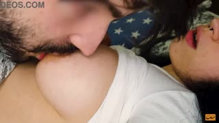 Bayangkan cubit puting panjang ini sampai bergoyang orgasme