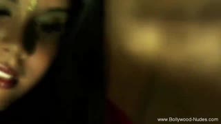 عاري - جلد عاري في فيديوهات xxx مع تفاصيل الكشف الكامل