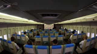 #1 Penerbangan Pantat Besar: Seragam atau Telanjang? Keramahan Maskapai Terbaik