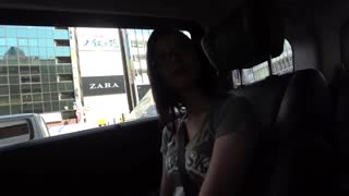 Miyuki mélytorokba vesz és arcra lövéses cumshotot kap POV házi hardcore-ban