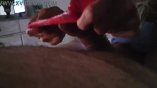 Isteri amatur lepaskan letupan blowjob fruit roll-up bersepah!