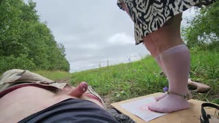 胖女神户外店舔脚脏鞋足交射精