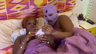 Lezbiyen Kızlar Köpek Stili Dildolu Am Yalama Şovu İzle