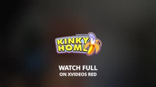 Блондиниста мілфа кулачним хватом дрочить до гігантської сперми