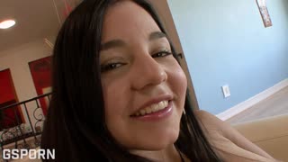 अमेरिकन ब्रूनेट टीन 18+ पैंटी हटाकर नेचुरल चूचियां व बालों वाली चूत दिखाई