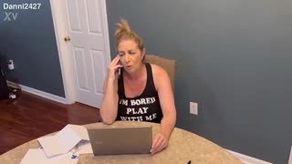 丰满熟女丹妮琼斯欢迎健美按摩师上门揉捏