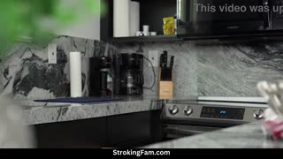 Keittiön takana luonnollinen Bess rinnat saa paukutettua kovaa Peter Greenin isolla kullilla