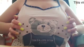 害羞妹子不学习改闪巨乳玩摄像头