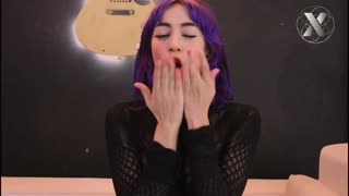 হাই, আমাদের সেক্সি গার্লসকে লিক এবং টয়স দিয়ে খেলতে দেখবে?