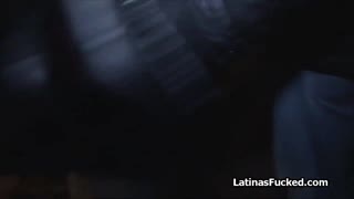 Vyzvednutí na parkovišti uvolní drsnou stranu latinské děvky