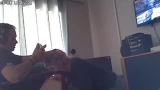 spycam chytá horkou blondýnku, jak ji stojící buší v tajné domácí nahrávce