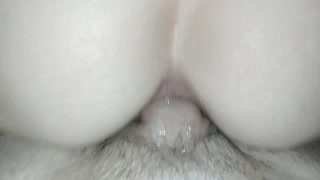 Wow, xem cuộc cưỡi hậu môn mạnh với creampie lần đầu!