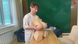 Unang Sulyap sa Sexy na Tantaly Doll na Inilunsad