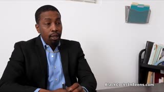 Ti Sei Mai Chiesto Cosa Succede Dopo Lezione? Coed Curvy Affronta Big Black Cock in Classe!