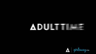 antrenor dating fals seduce clientă cu sâni naturali mari, mai bună decât bărbații