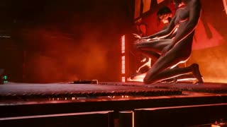 تین پٹھوں والی چیئر لیڈرز جوشیلے نائٹ کلب فلور پر شو چرانے لگتی ہیں