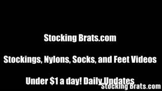 شروعاتی لیزبینز کی متجسس ٹرائو جو دلکش بلیک فشنیٹس پہنی ہوئی ہیں