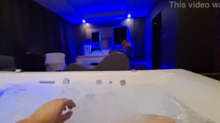 Doncella de motel se folla en jacuzzi por 20 dólares