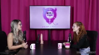 تماشا می‌کنم که دختر قرمز مو کوسش را می‌مکند و دوباره خیس می‌شود