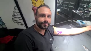 Зашли в тату-салон за именами, но Николь Маттос просит тату на пизде и орет соси