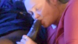 Ona Büyük Siyah Sikinde Derin ve Islak Oral Yaparken Çok Tutkuluyum