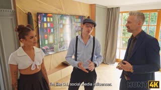 Csinos latina drága picsáját kínálja bika kanapéra