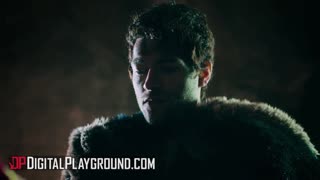 อัศวินตัดสินใจว่าจะเติมรูของราชินี Rebecca More ด้วยควยในปาร์ตี้กลุ่ม