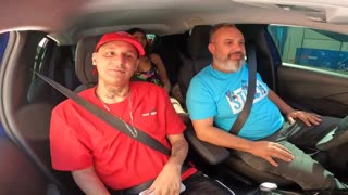 Filipe Lemos küsst tief und bumst im Auto mit üppiger Brasilianerin
