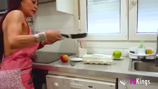 Amatööri mies lyöty villiltä kypsältä MILF Vanesa Colombiana