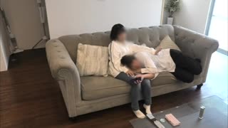 গার্লফ্রেন্ড ল্যাপে টিভি দেখতে দেখতে কুইক সেক্স হলো