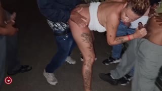 സുഹൃത്തുക്കളെ വിളിച്ച് നടത്തം അവസാനം 15 പുരുഷന്മാരോട് തെരുവ സെക്സ്