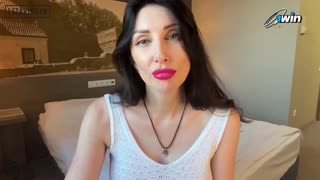 Hot Mature Woman Gets Facial Cumshot!