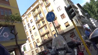 Knullar slyna MILF i trekant med sperma i munnen