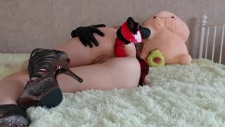 스커트 교복 아래 팬티 없이 작은 엉덩이 거대 딜도 애널 파괴 거대 갭