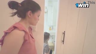 Δίνω αυστηρές εντολές στην κοπέλα μου που οργασμίζει άγρια σε δημόσια τουαλέτα