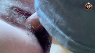 കുരുവിള്ള യോനി ക്ലോസ്അപ്പിൽ ഡ്രില്ല് ചെയ്ത് ജ്യൂസി ക്രീംപൈ