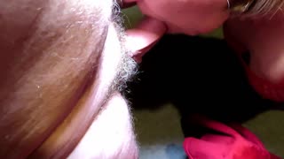 Dama de vermelho fode e fala sujo!