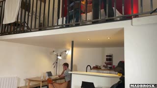 Wyobraź sobie Maxime'a wchodzącego na nas z dziewczyną Noochką rano