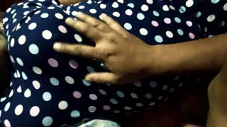 Desi milf Chikki velika prsa masirana nato hard domača jeba