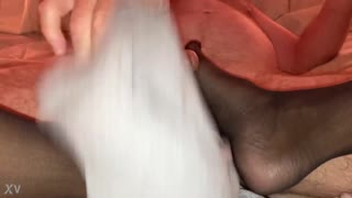 Lois Nggodha karo Kaos Kaki Ireng Foot Play