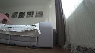 Moglie infedele sbattuta dall'amico mentre il marito è via. Azione reale