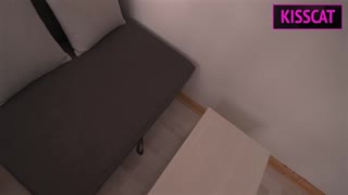 MILF deler hotellseng får trang fitte knullet til ansikts-sædshot