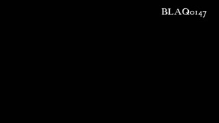 Hausgemachte Clips: Schüchterne Mitbewohnerin beim Löffeln und Reiten