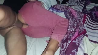 黎明卧室闯入者弯腰后入深捅我后门