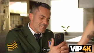 VIP4K. Soldat futere iubită infidelă în uniformă!