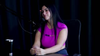 Ei, olha só, Angel Baronesa voltou ao pornô com fetiches selvagens!