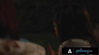 Hey, nak tengok Freya Parker tinggal kawan perempuan untuk aksi panas dengan Chanel Camryn?