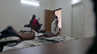 Hej, Vil Du Se Hed Threesome med Indiske Stuepiger?