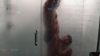 യുപിഎസ് ഗേൾ സീസ് ഡെലിവേഴ്സ് ഇന്റെൻസ് പ്ലഷർ വിത്ത് സ്കിൽ